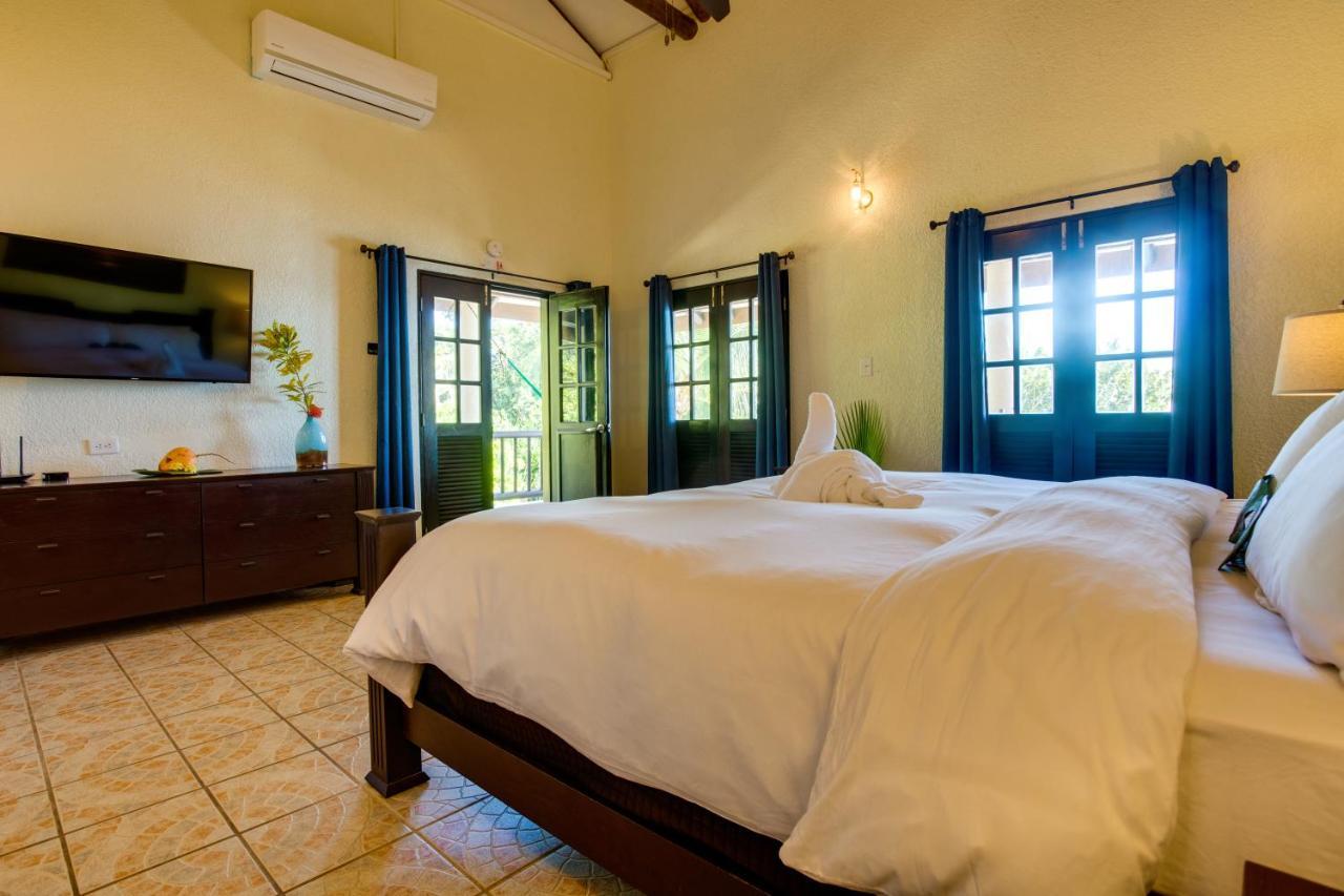 Mariposa Belize Beach Resort Placencia 外观 照片